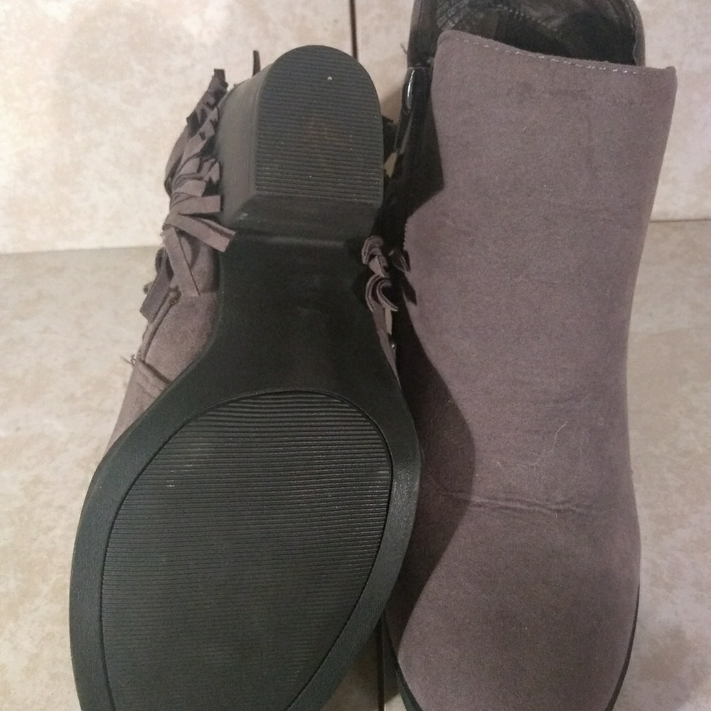 Vanity Booties - Picture 3 of 4